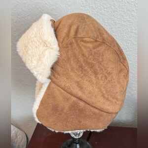 BOYS-2T/3T—Brown & Cream Very Soft 
Faux Fur Hat. LIKE NEW—ONLY WORN A FEW TIMES